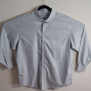 Brooks Brothers Gray Dress Shirt with Subtle Pattern